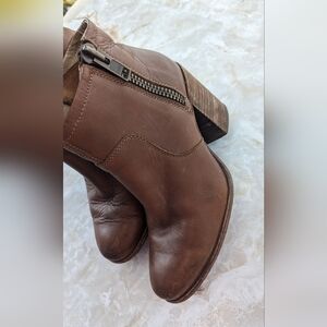 Vero Cuoio Ankle Leather Boots Size 7